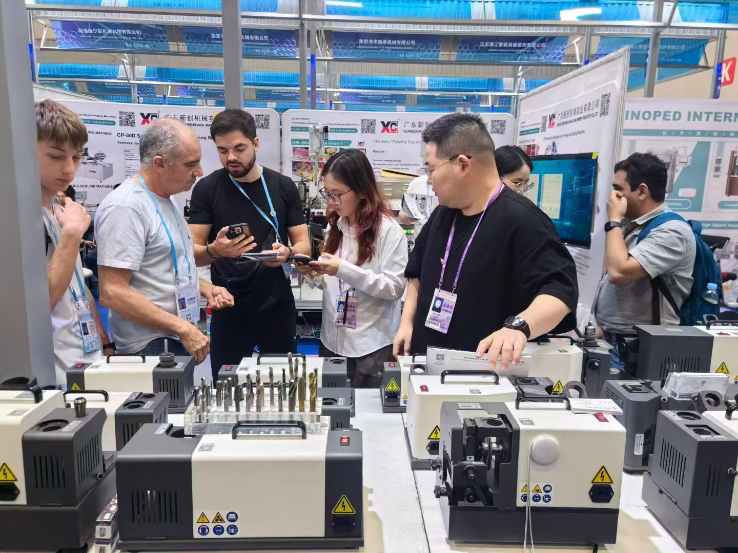 研磨机广交会.jpg 研磨机广交会.jpg